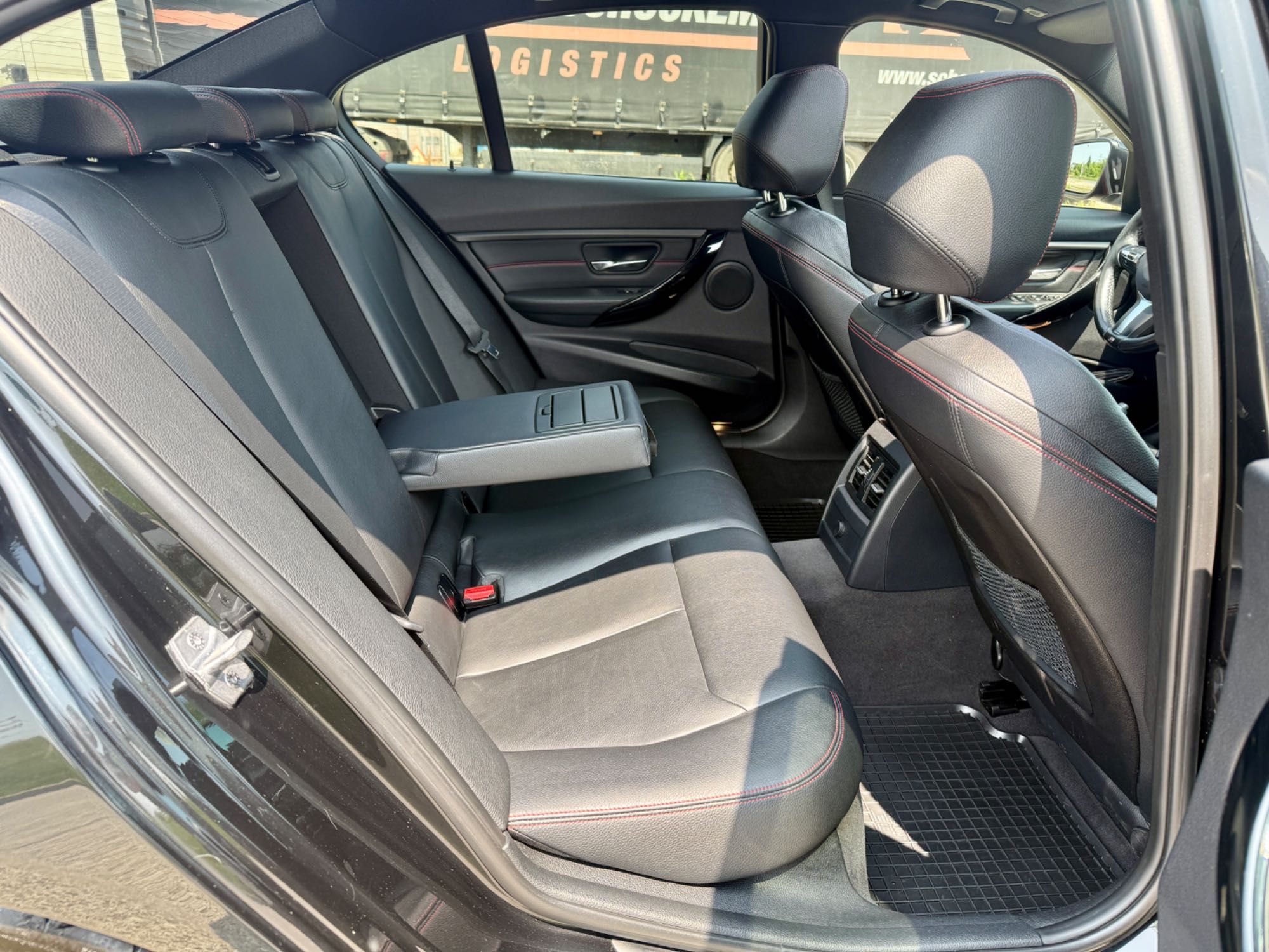 Vând BMW F30 Sportline