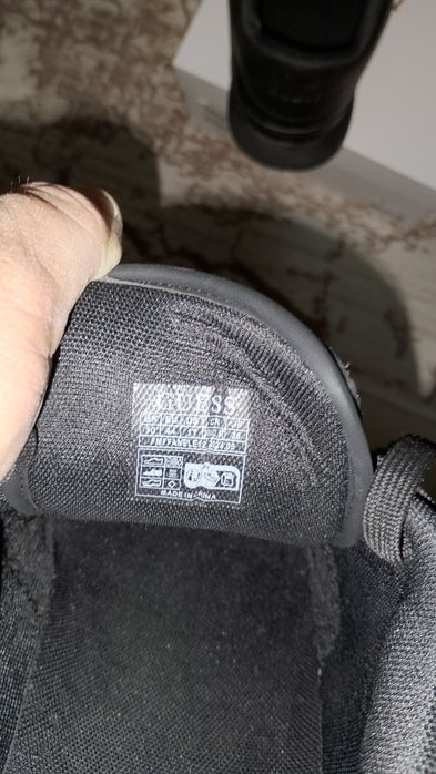 GUESS .номер 44 номер