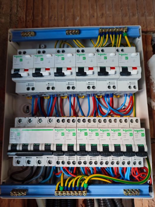 Electrician autorizat