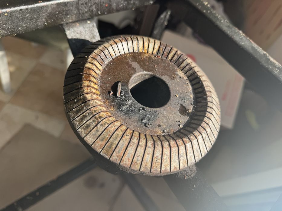 Професионален двоен газов котлон.