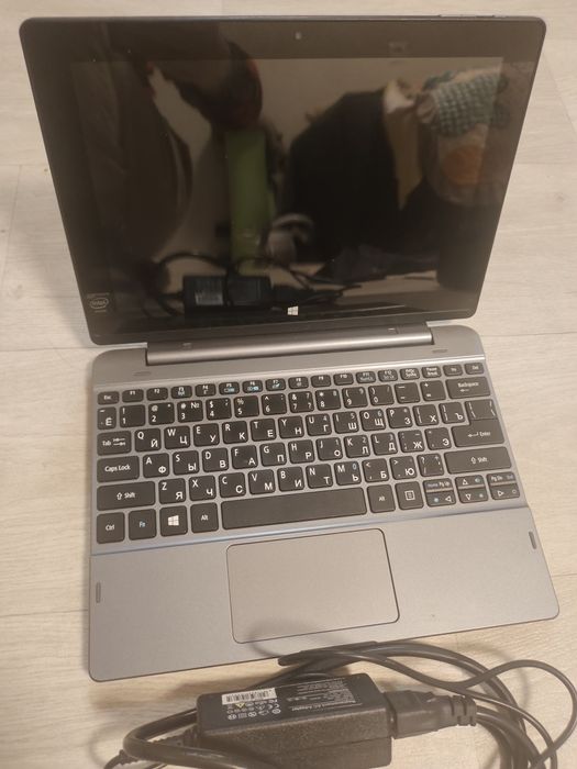 Продам нет бук и видео камеру