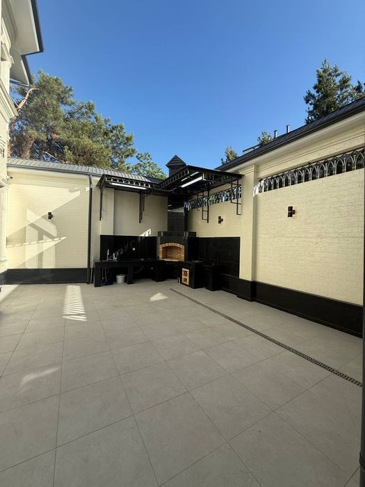 срочно продается Евродом циалковиский 2-соток 3-уровень 6-комнат 4-сан