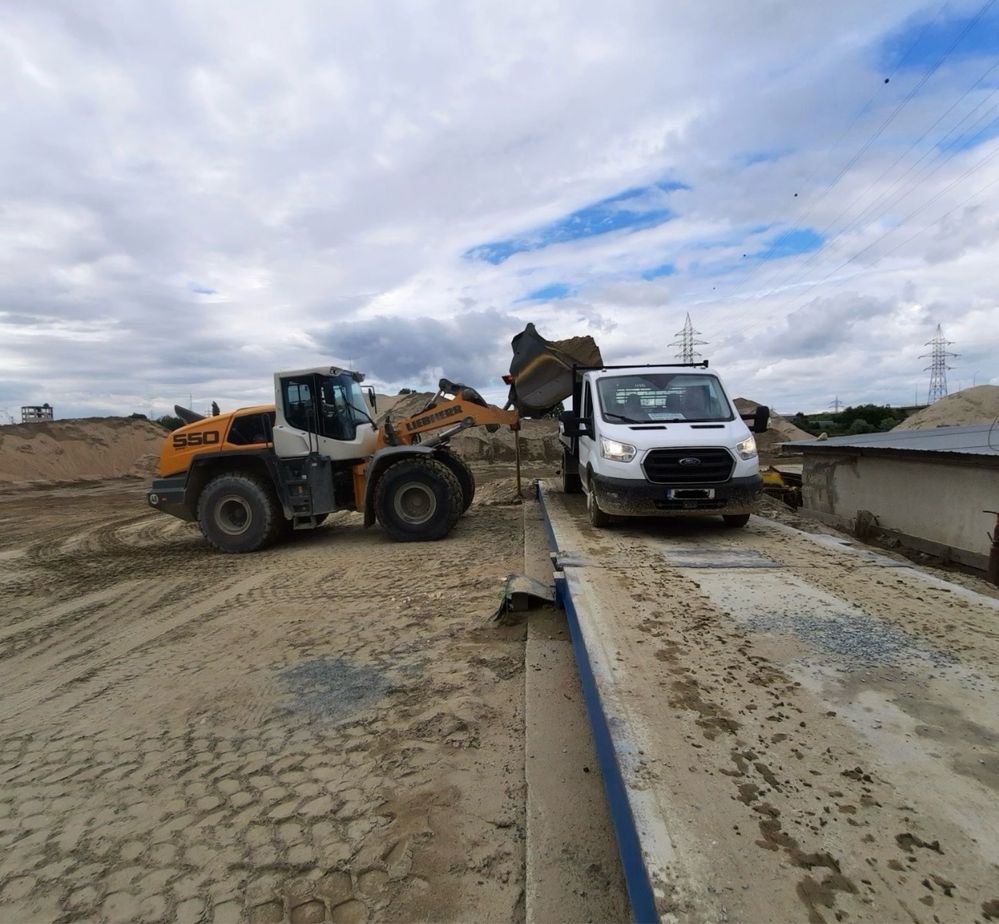 Transpot agregate nisip piatra balastru pamant
