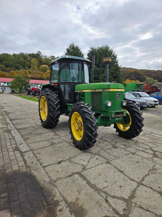De vanzare tractor John Deere 3040