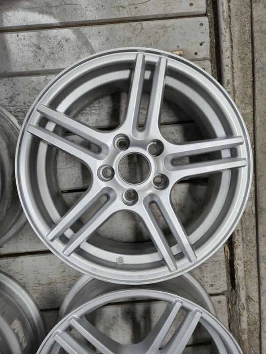 Продам диски литьё на 16