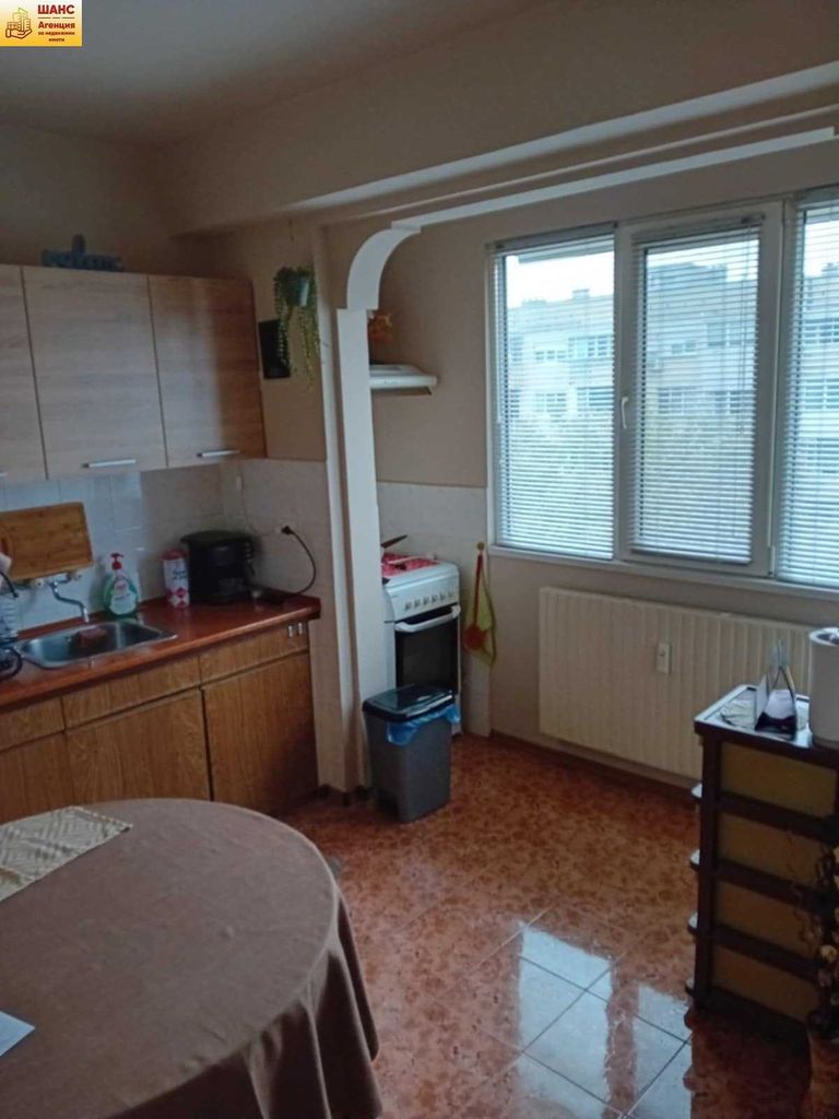 Продава се Двустаен апартамент в Плевен, Сторгозия - 60 кв.м за 1250 €/кв.м - Снимка #2