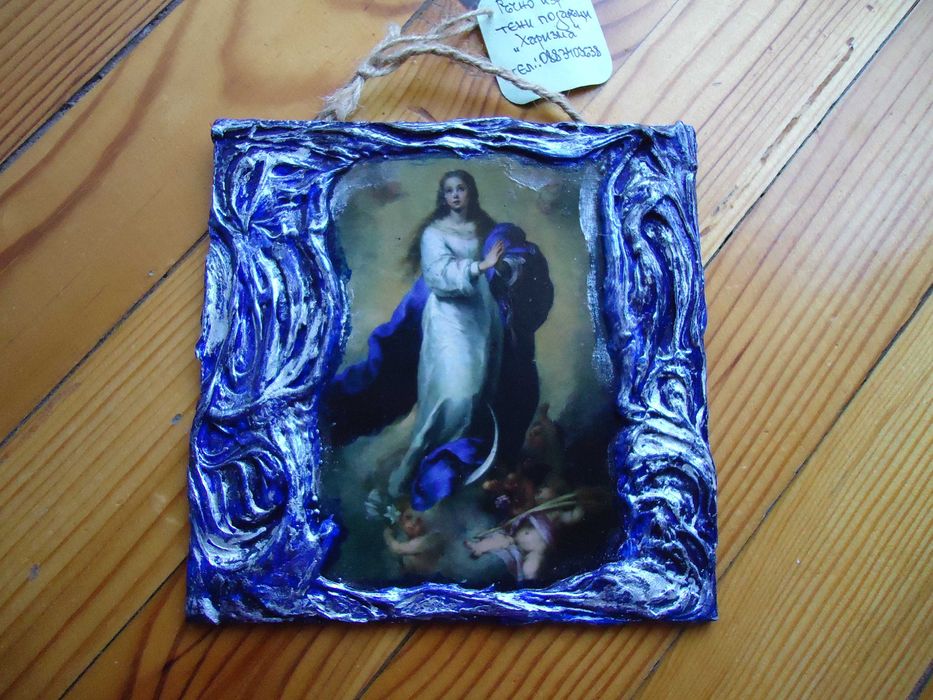 свещници .часовник,гоблени и пана за дома