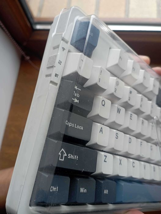 продам клавиатуру новую механическую