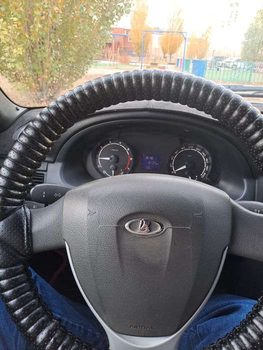 Продам руль приора завод