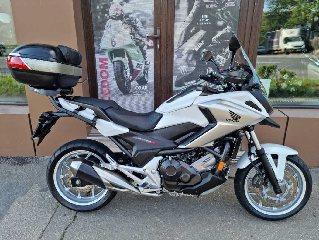 Ser vinde Honda Nc 750x ABS - 14300 km ~ Garantie ~ Rate ~