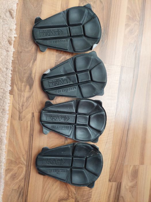 Protectii hard pentru geaca moto