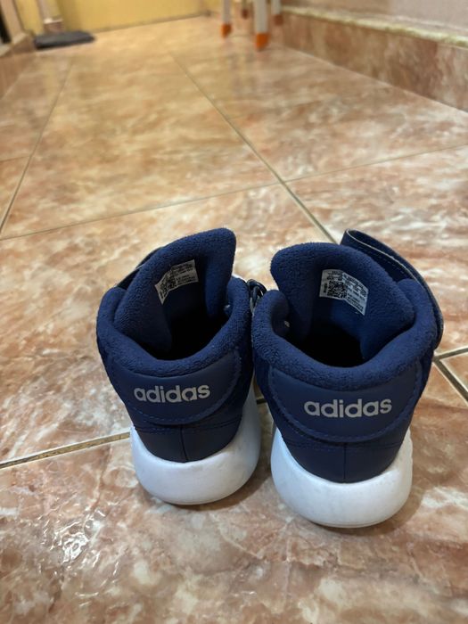 Adidas висок кец