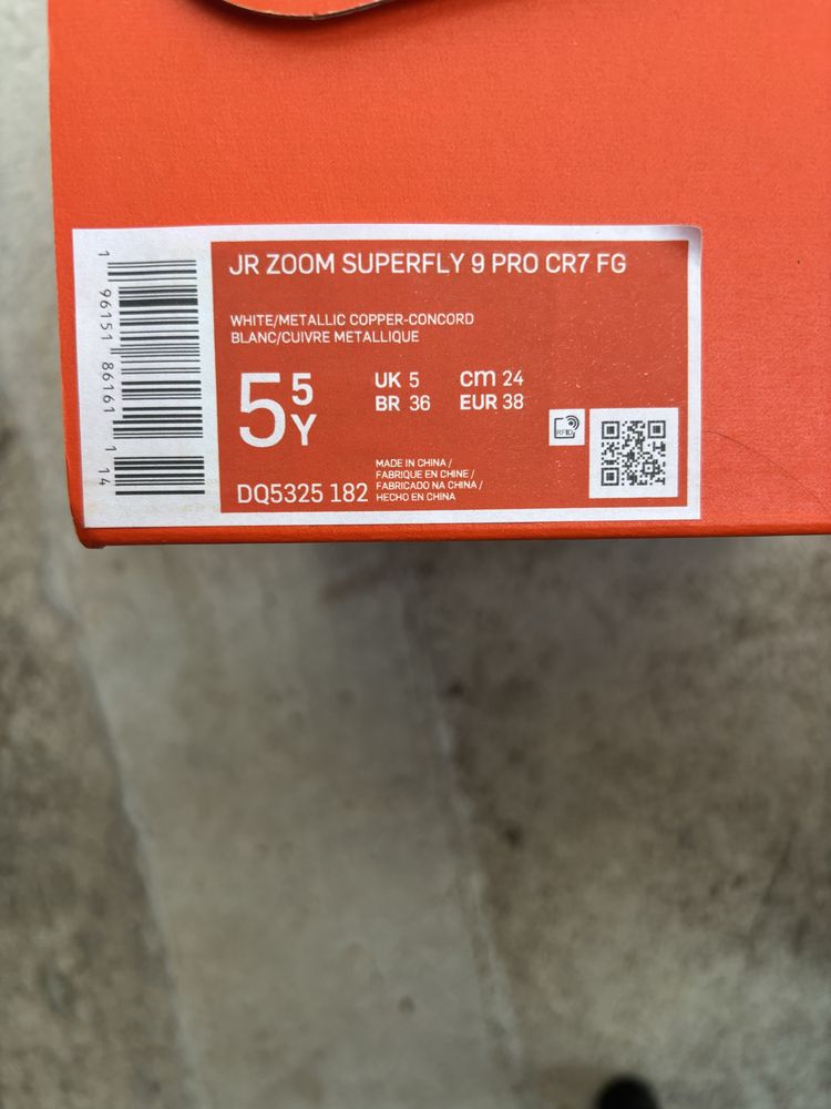 Калеври Nike JR zoom superfly 9 pro vs CR7 fg
