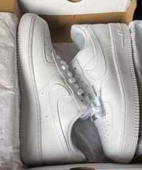 Nike air force 1 triple white marimea 43