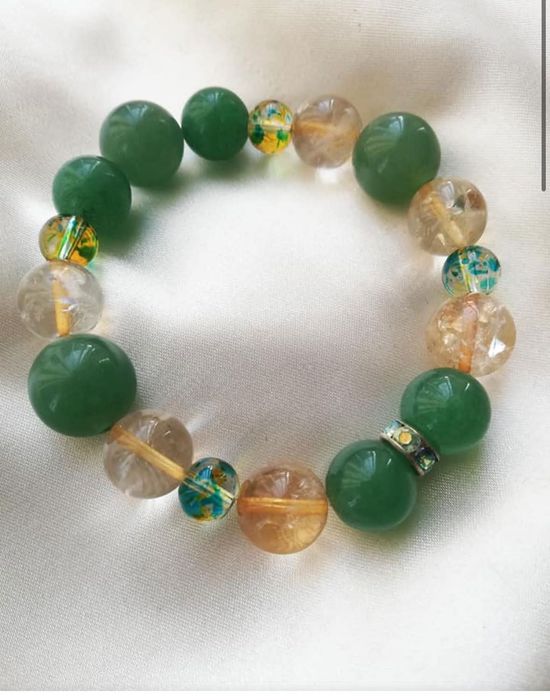 Ръчно изработени гривнички