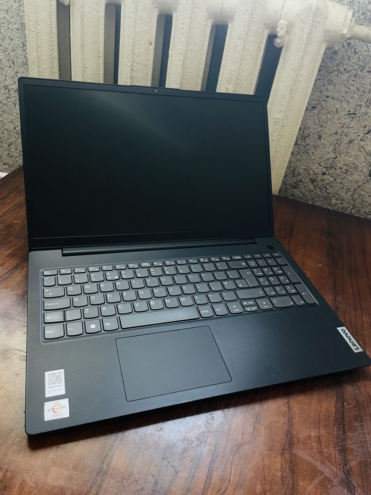 Lenovo noutbuk holati ideal kam ishlagan