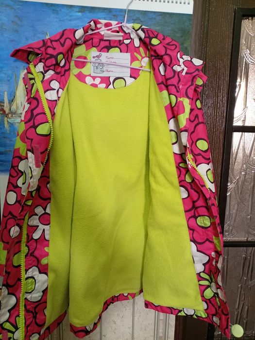 Продаю детскую куртку фирменную