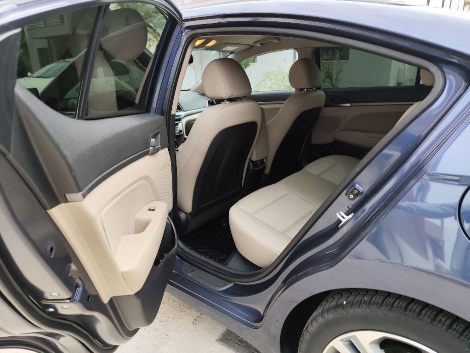 Hyundai Elantra Exclusive  - Cutie Automată