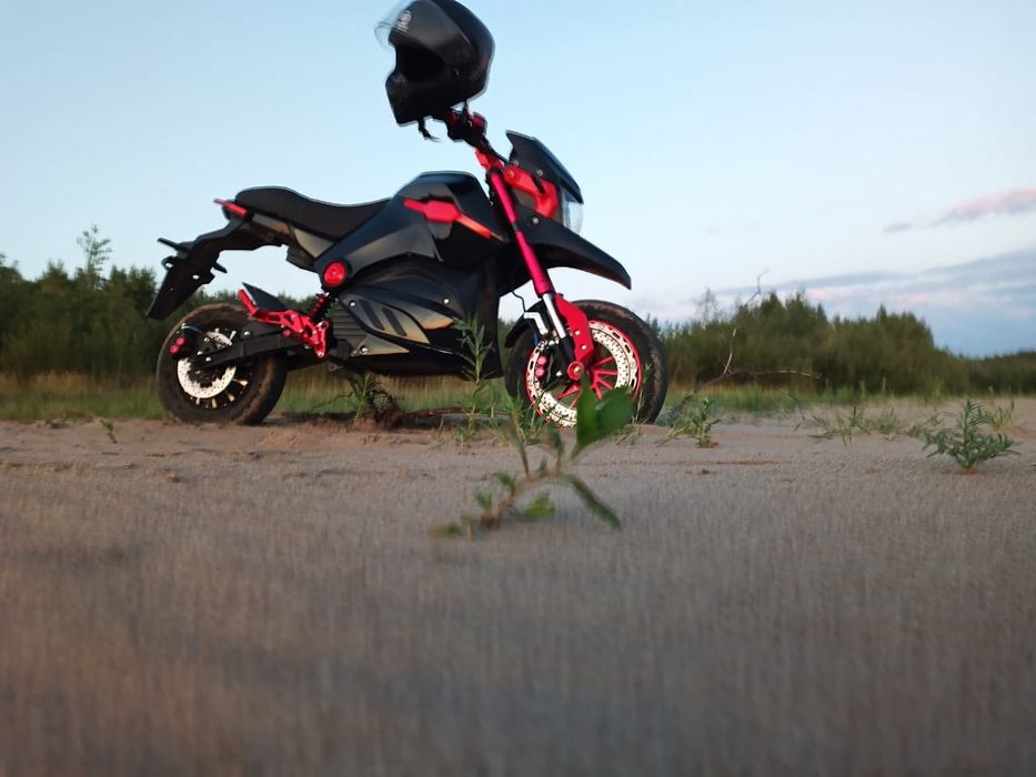 Продам электро мотоцикл cafe racer m5