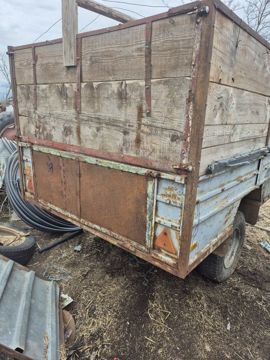 Vând remorcă tractor