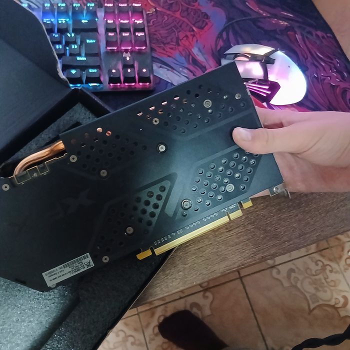 Placa Video RX 590 FATBOY 8 GB in perfecta stare .