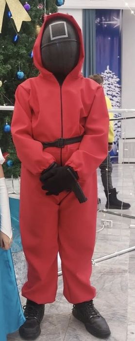 Новогодний костюм игра кальмара