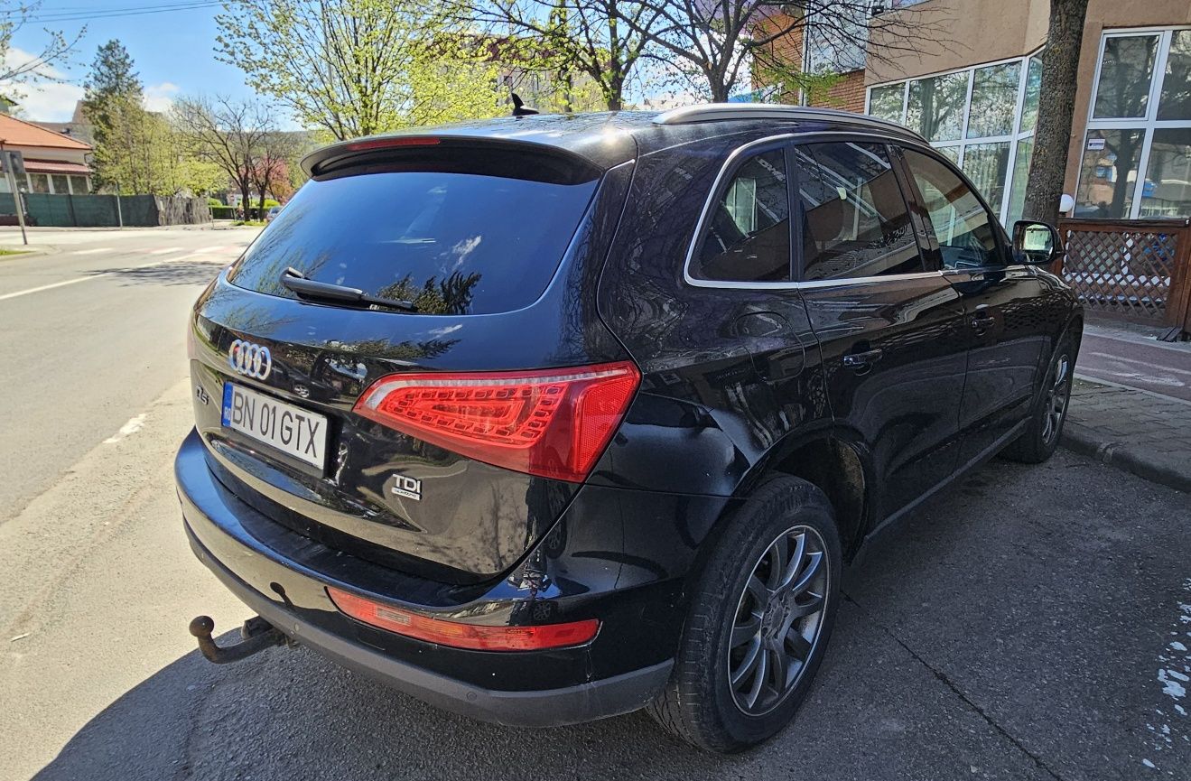 Audi Q5, an 2011, 2.0 diesel, automat 170 c.p.