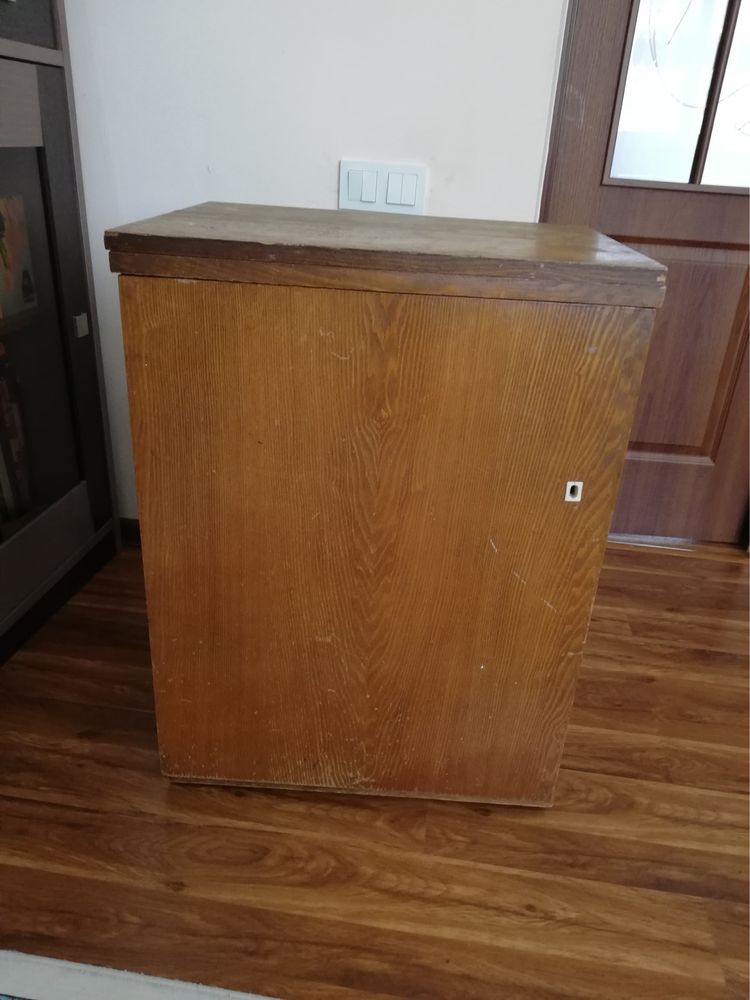 Продам швейную машинку