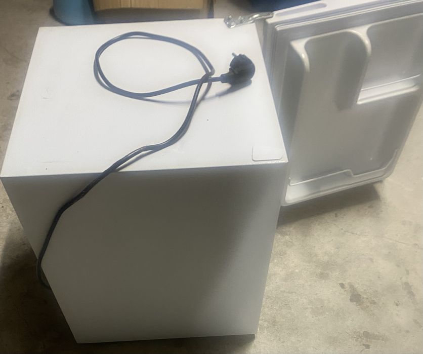 Хладилник мини бар