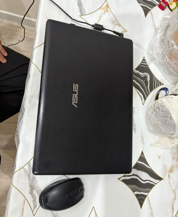 Ноутбук ASUS в отличном состоянии