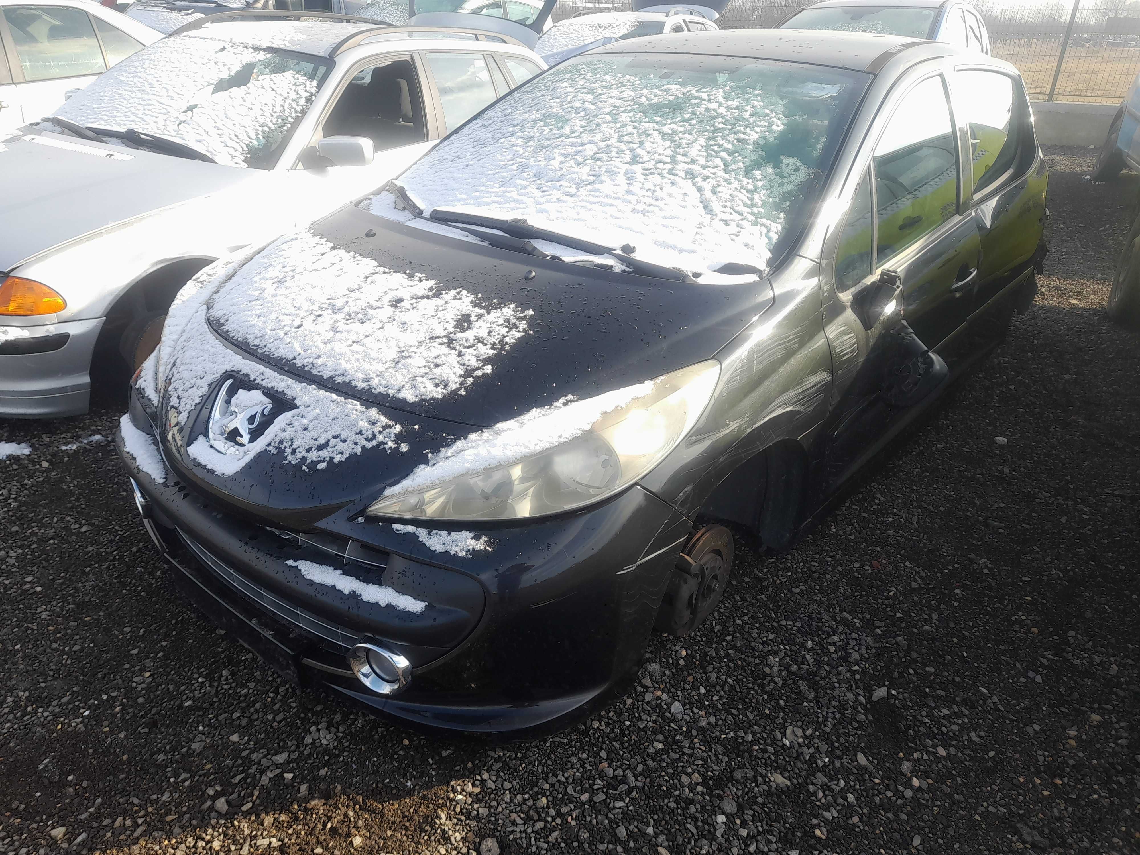 На части! Peugeot 207 1.4