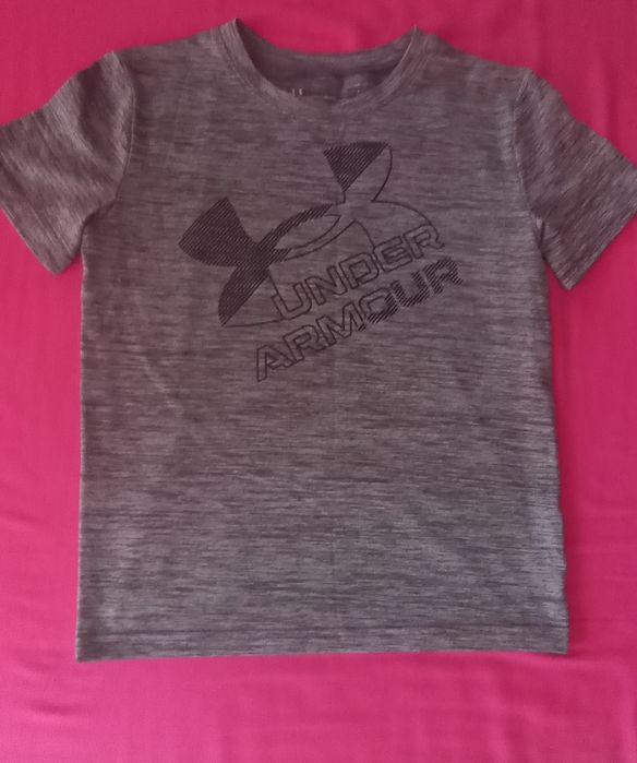 Лот от тениска under armour,kъси панталони champion и тениска lcwikiki
