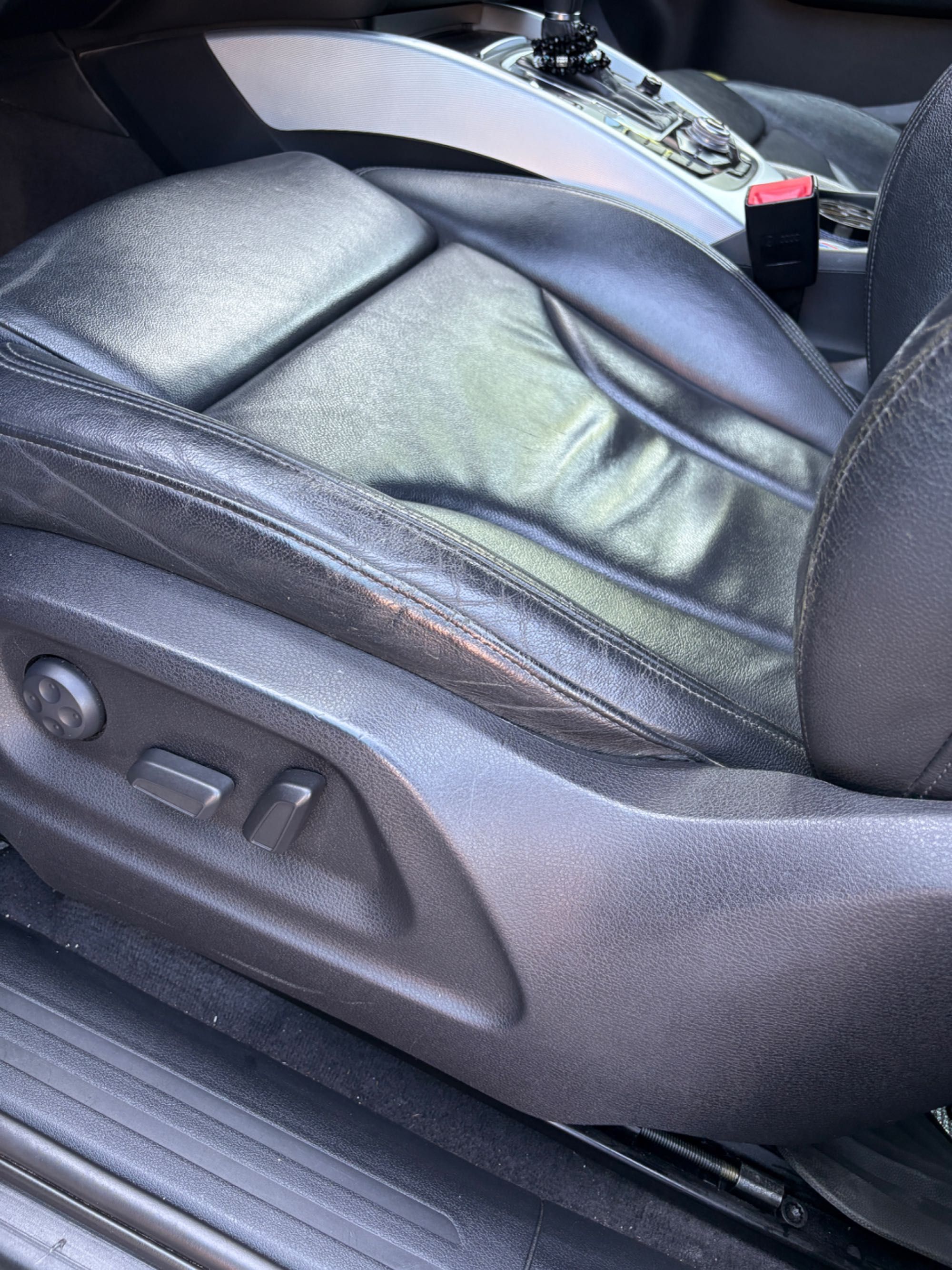 Vând Audi SQ5 2010