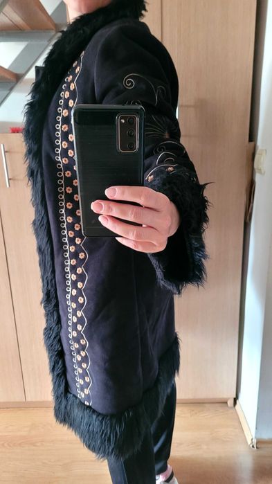 Cojoc cu motive florale, artizanat turcesc.