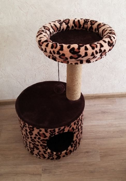 Домик для кошки с когтеточкой и лежаком