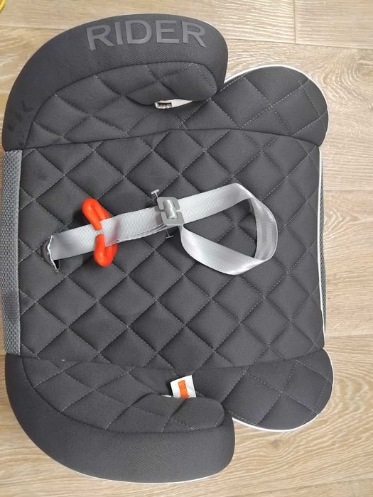 Детское автокресло бустер