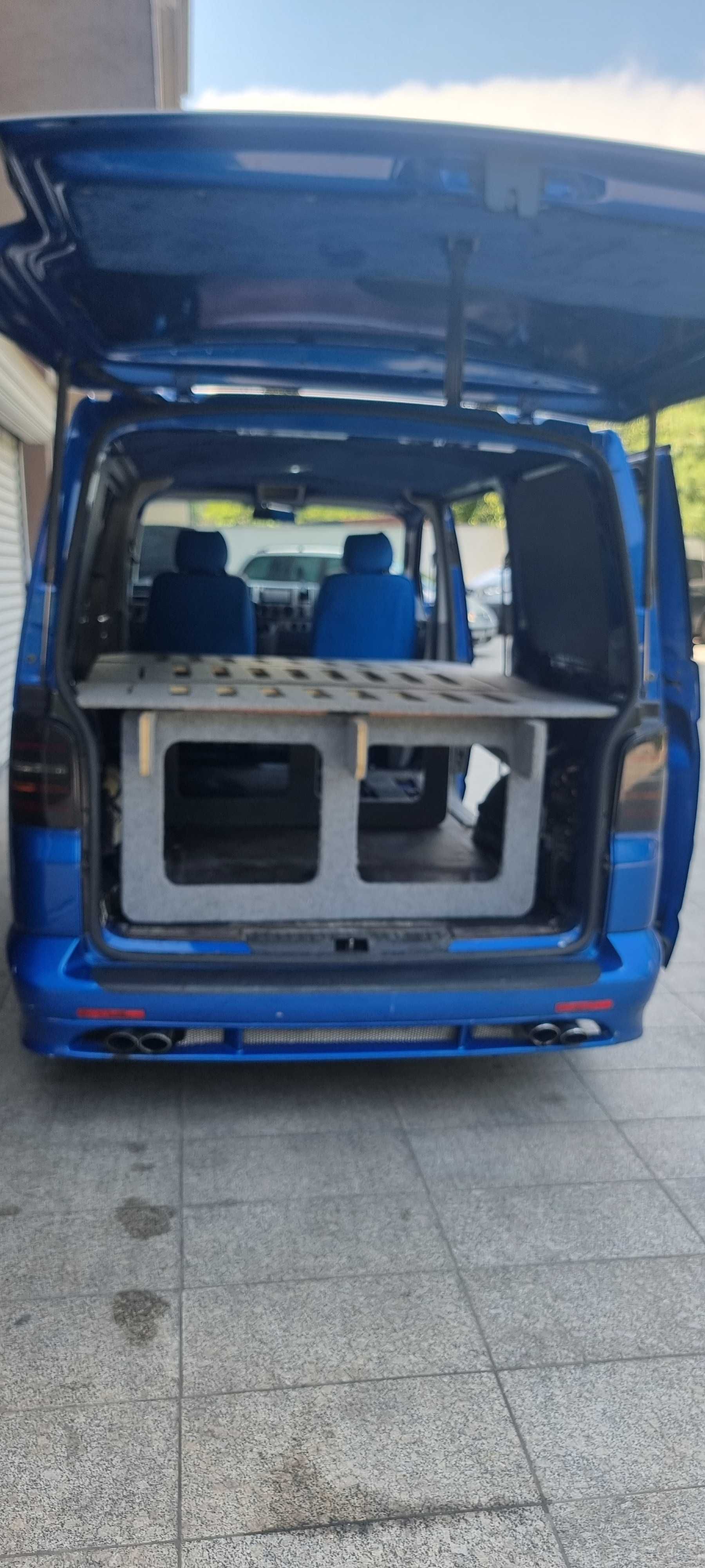 Продавам сглобяем креват за VW transporter  T5