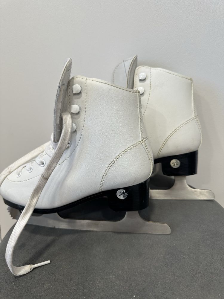 Patine gheata albe