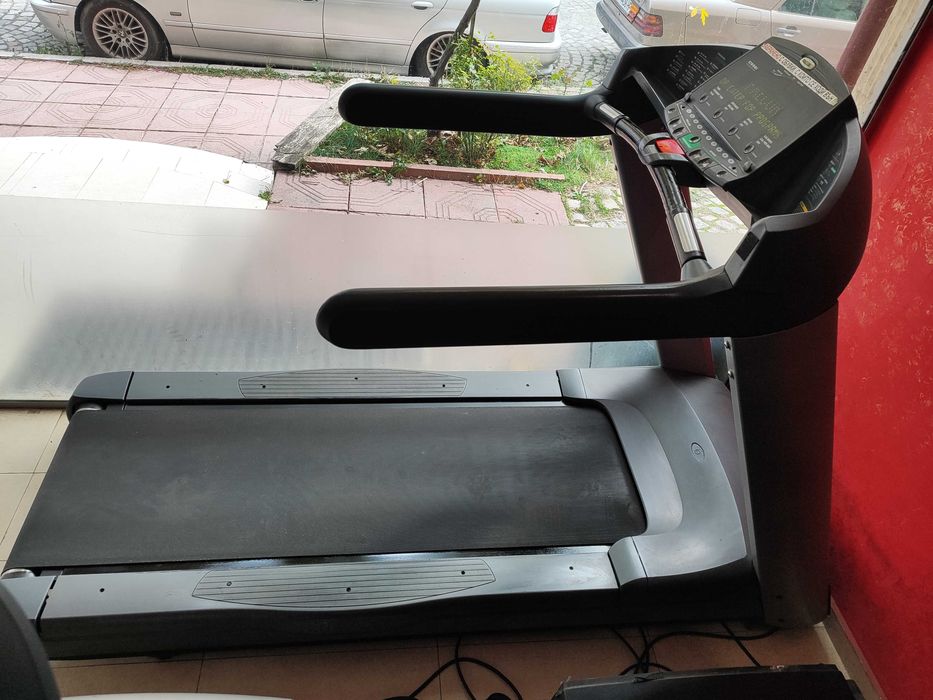 Професионални бягащи пътеки cybex 530pro+ и PRECOR 956i