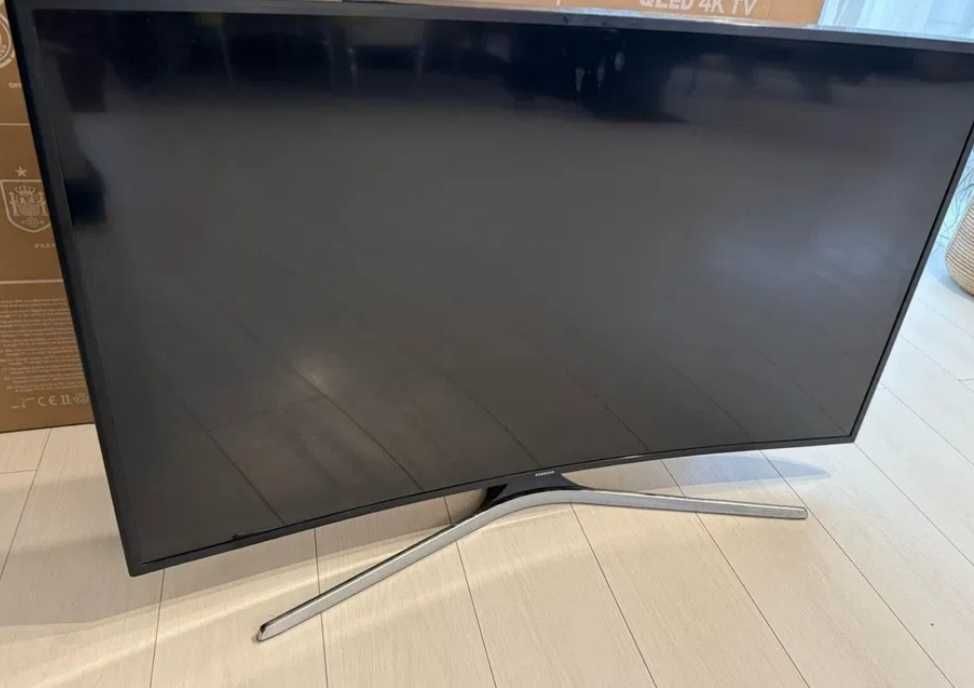 Televizor Samsung curbat