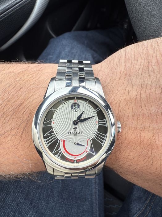 Часовник Perrelet  power reserve A1004