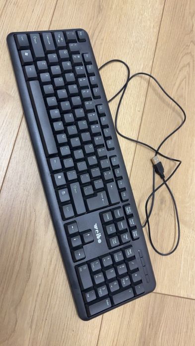 Tastatura cu fir