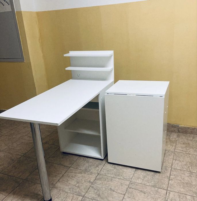 Маникюрный складной   стол