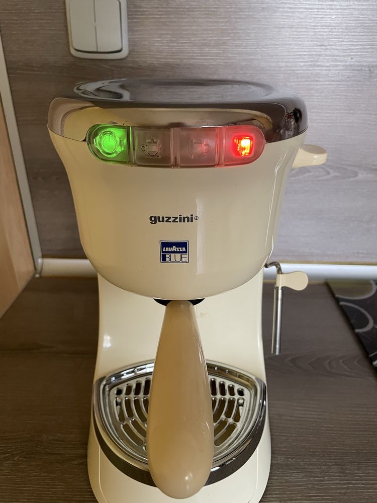 Кафемашина Lavazza Blue Guzzini с капсули