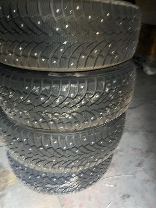 Продам зимние шины Formula ICE шип 215/60/17