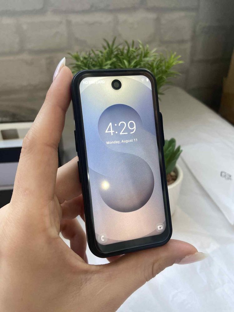 Мини Android смартфон - пълен достъп до приложения,интернет и камера