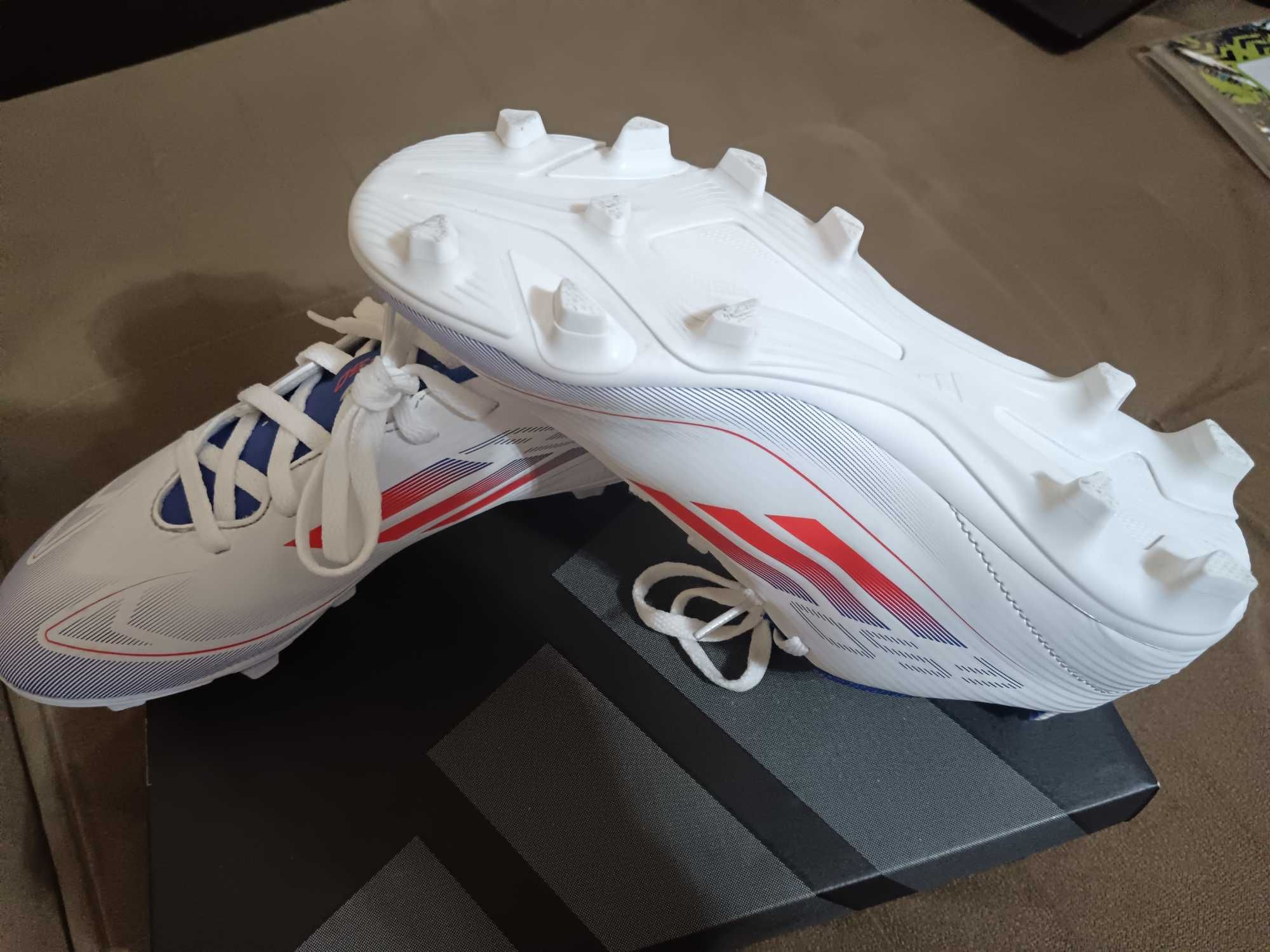 Бутонки Adidas нови н. 36 и 2/3
