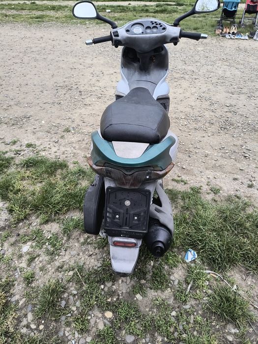 Vând scuter Piaggio Runer 124cc