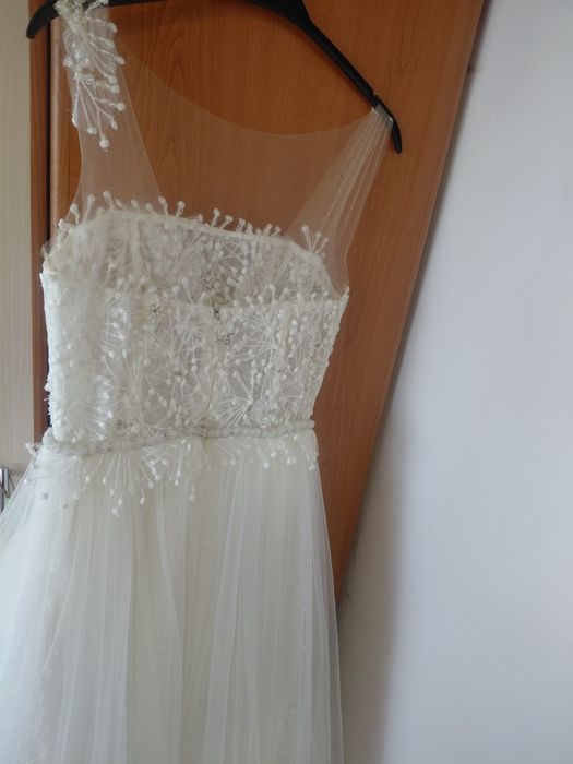 Vand rochie de mireasa /S