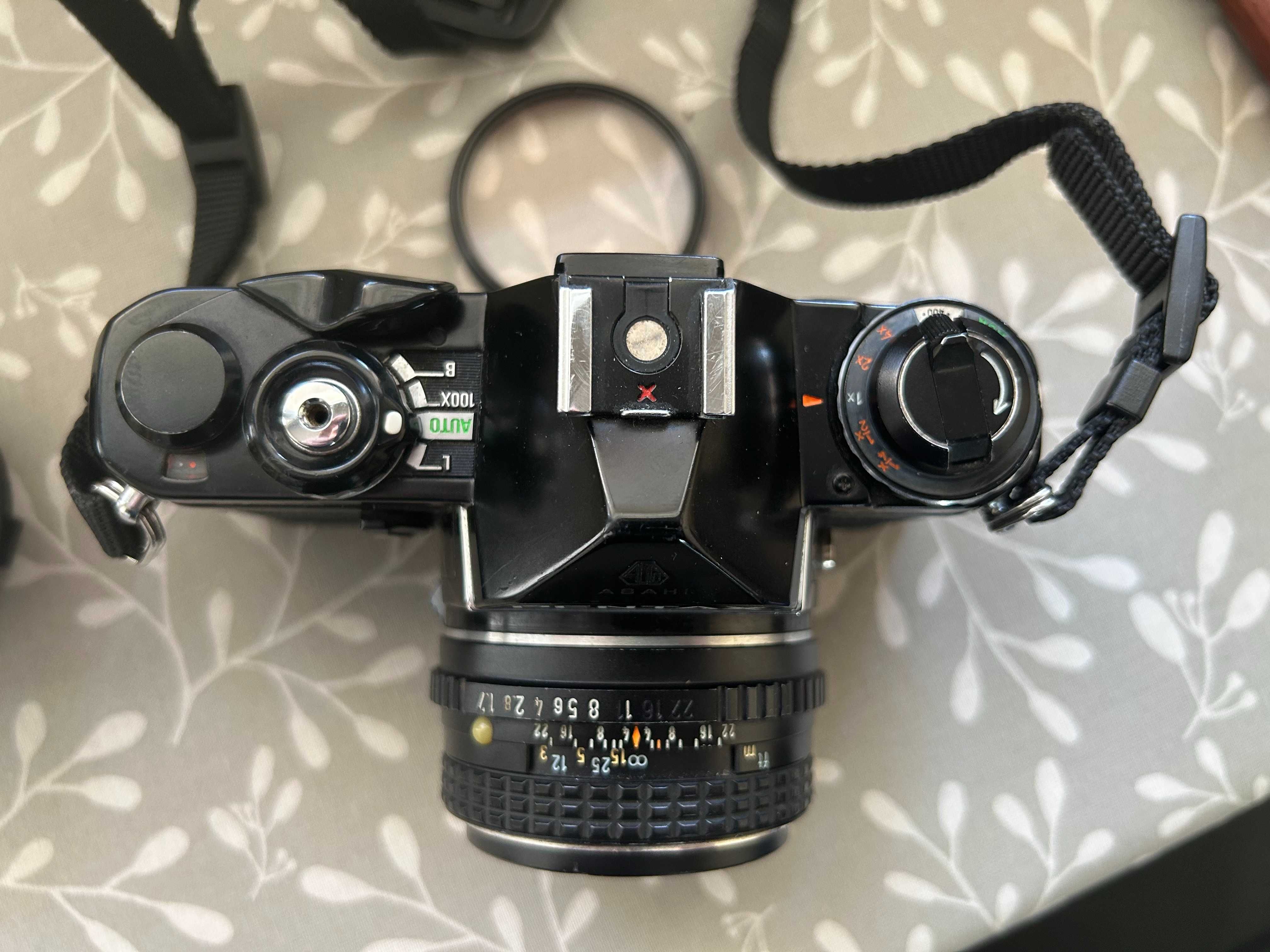 Фотоапарат Pentax me, с два обектива - smc f1,7 и f2
